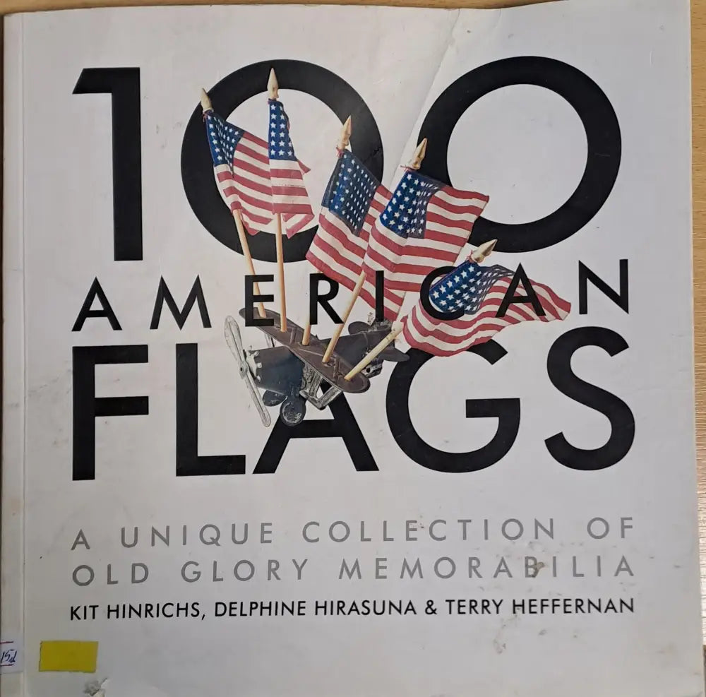 100 American Flags - Книги