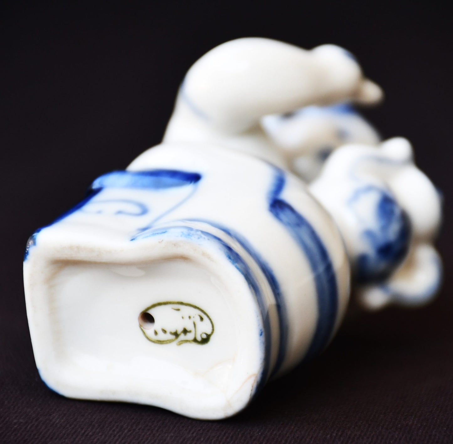 Порцеланова фигурина "За чаем" - " Гжель"