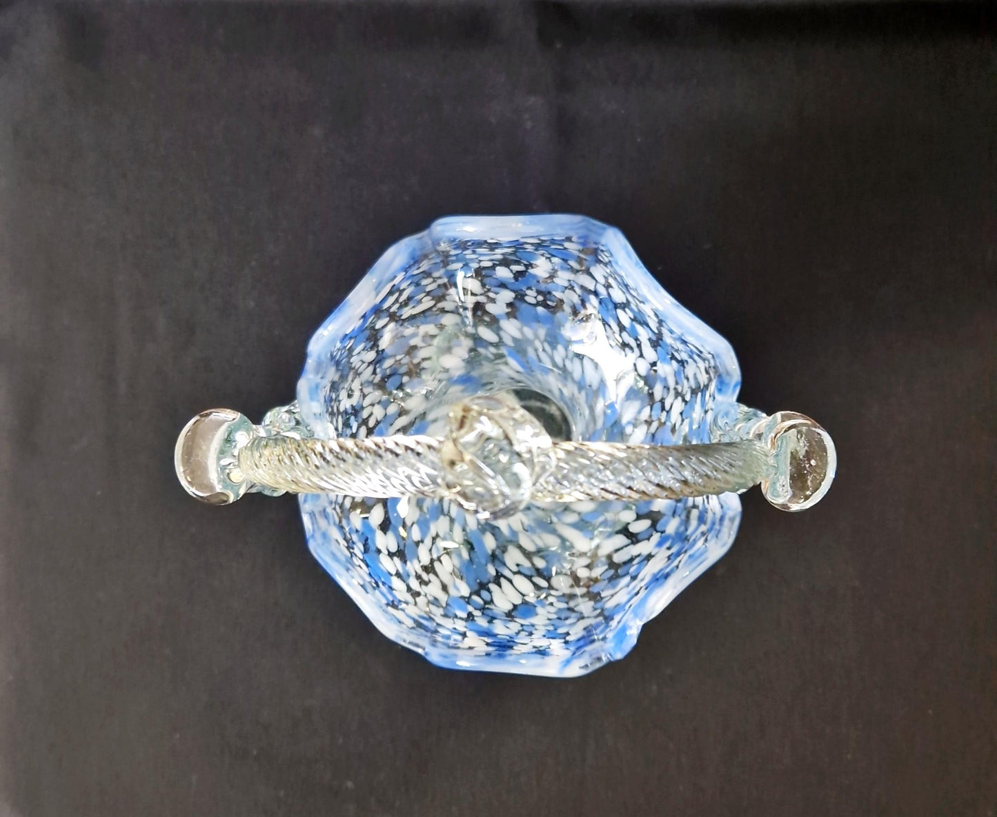 Стъклена кошница