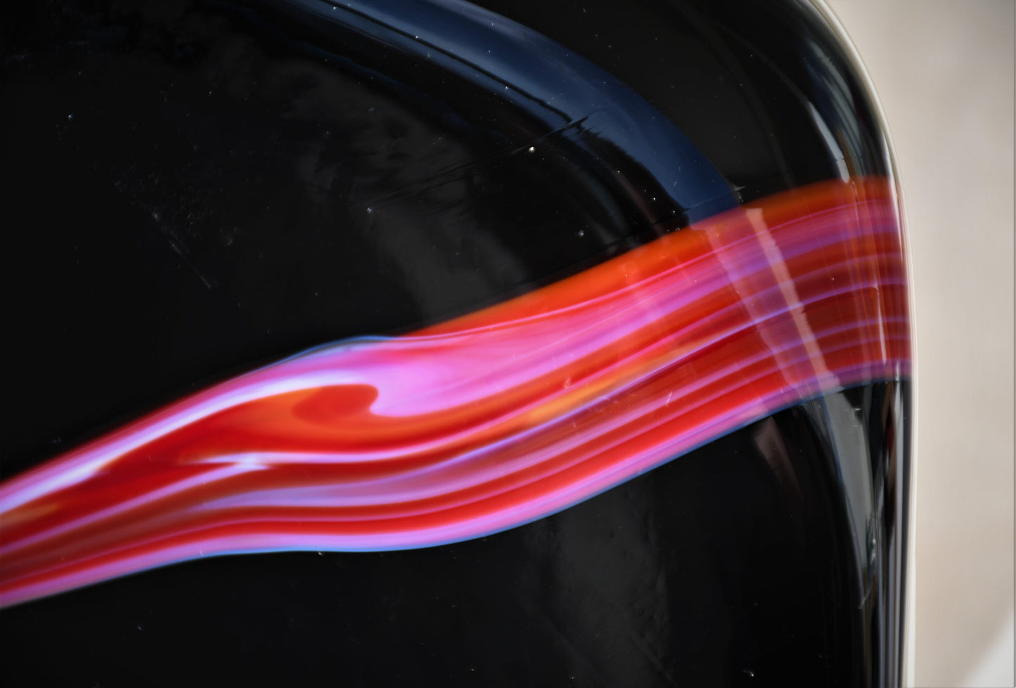 Ръчно произведена ваза, Студио "Лебед"