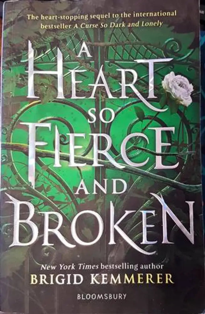 A Heart so Fierce and Broken - Книги