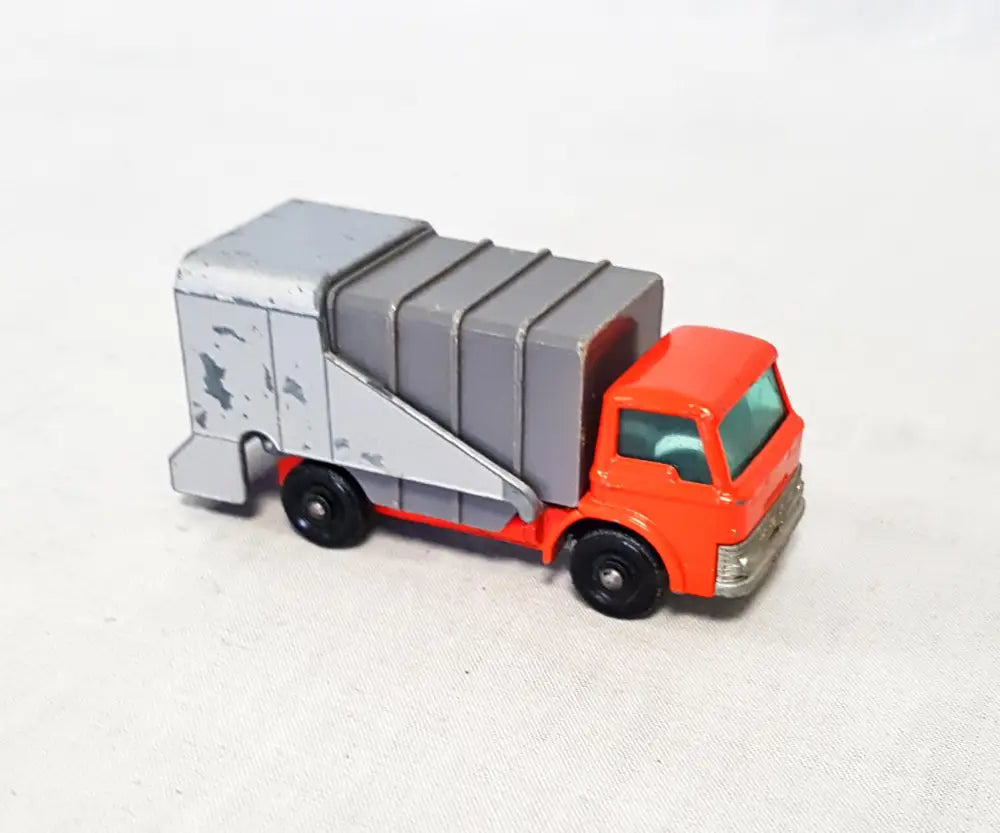 Метална количка Matchbox (24)