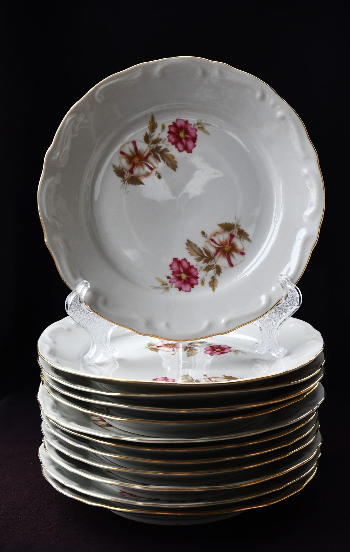 Пълен комплект чинии "ИЗИДА"