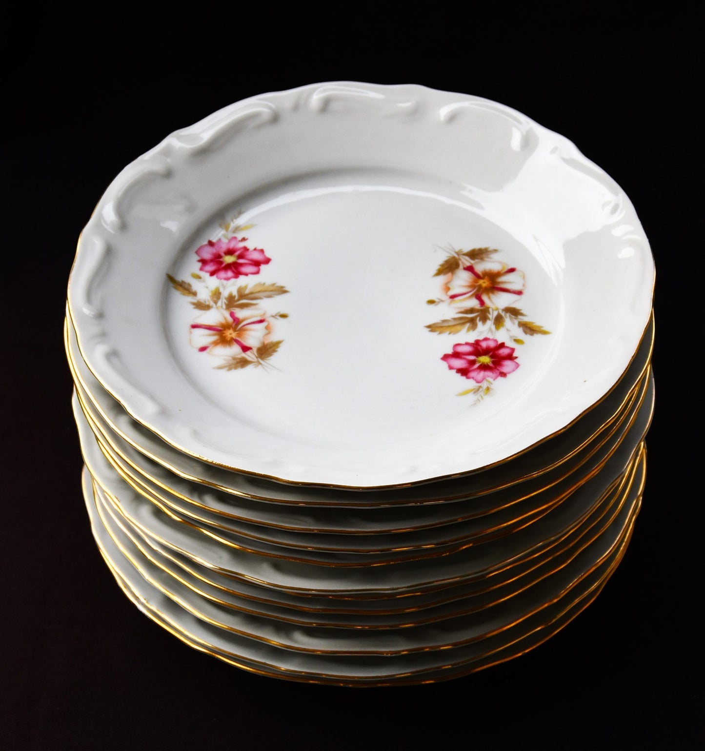 Пълен комплект чинии "ИЗИДА"