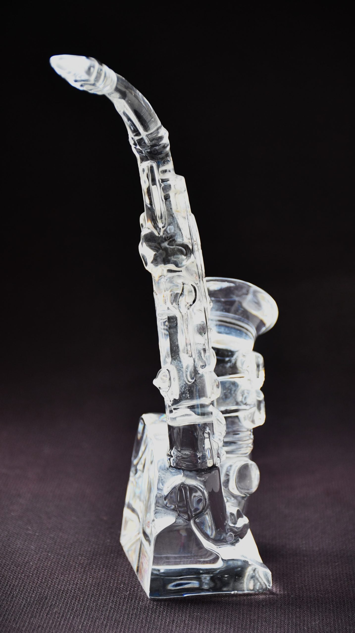 Саксофон - кристална скулптура