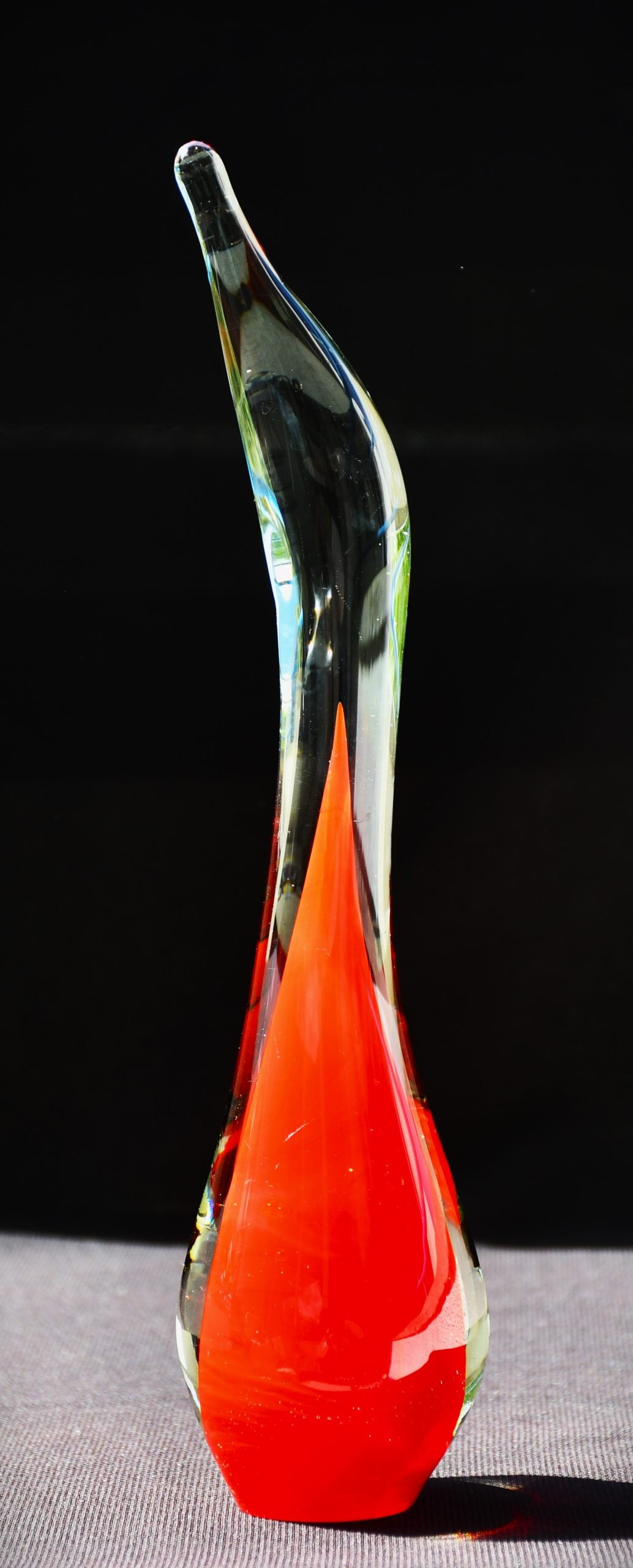 Минималистична стъклена скулптура на Miloslav Janku