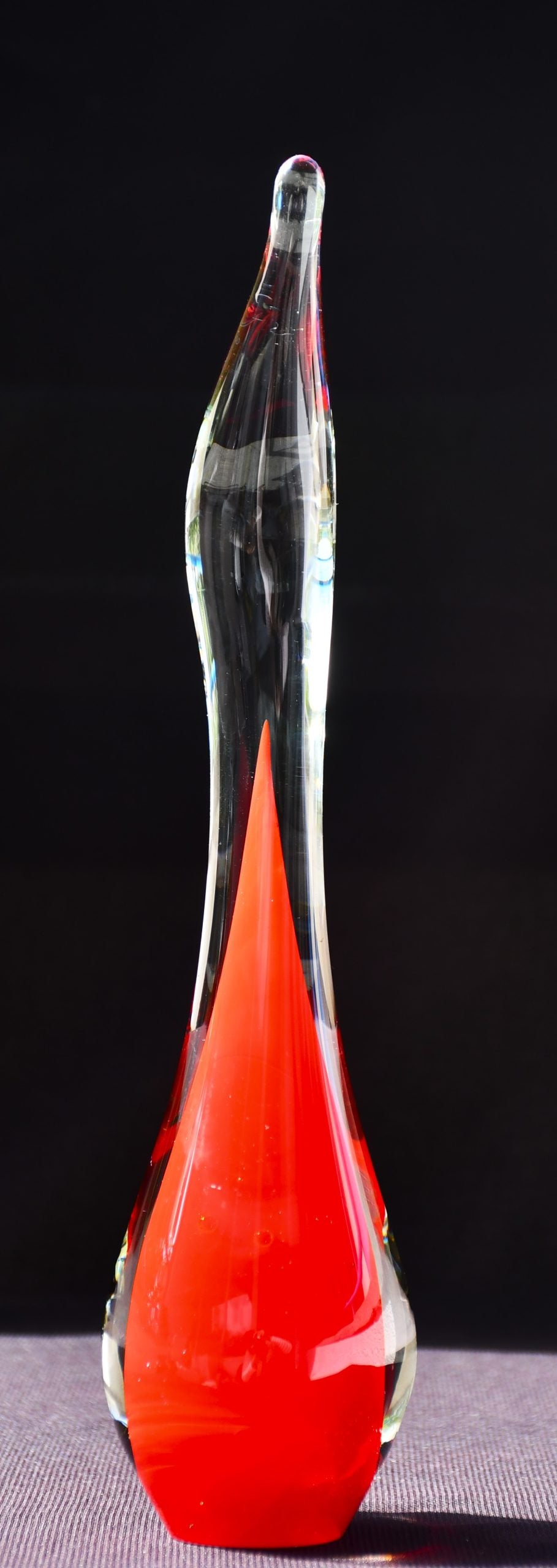 Минималистична стъклена скулптура на Miloslav Janku