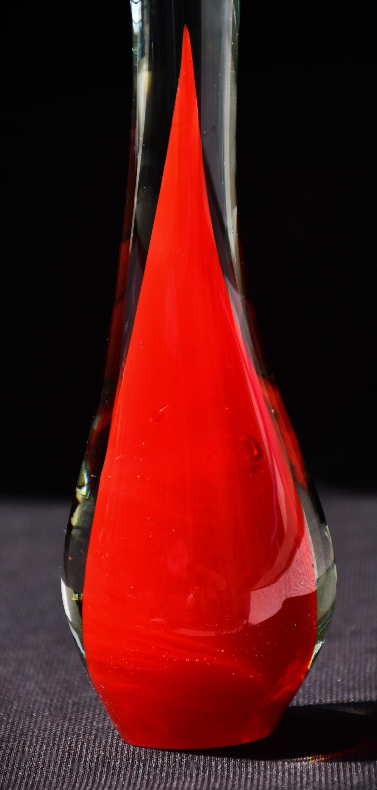 Минималистична стъклена скулптура на Miloslav Janku