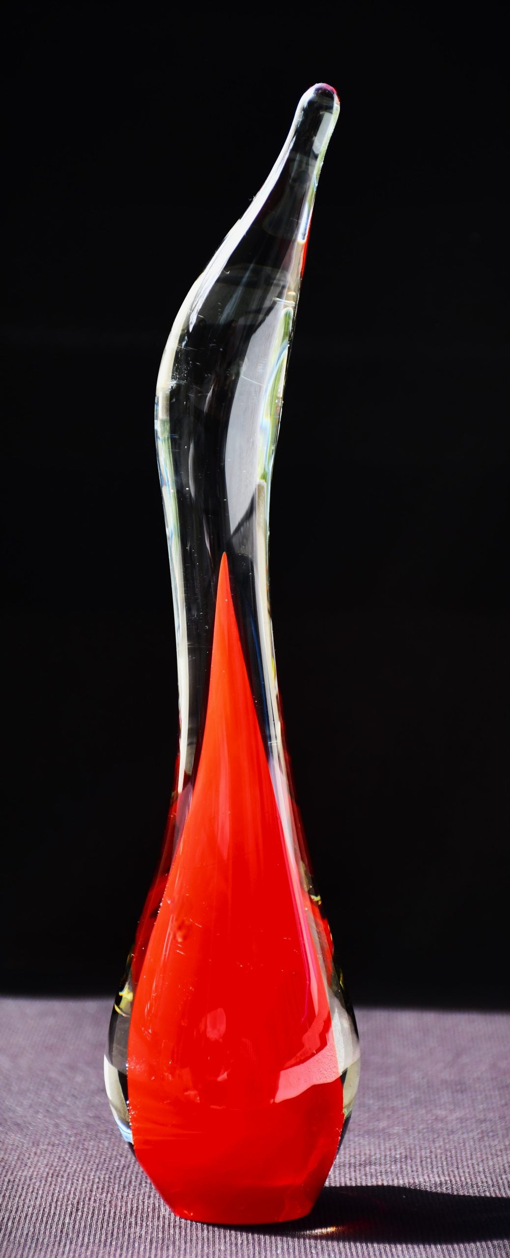 Минималистична стъклена скулптура на Miloslav Janku