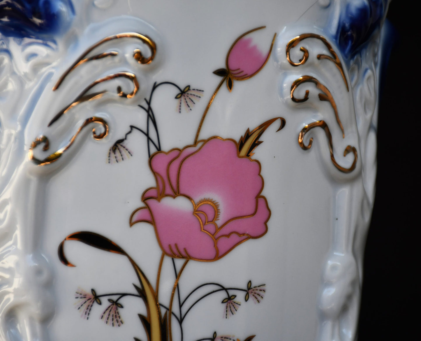 Голяма порцеланова ваза