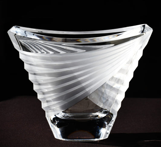 Дизайнерска ваза на "Рогашка" - Словения. Оловен кристал.