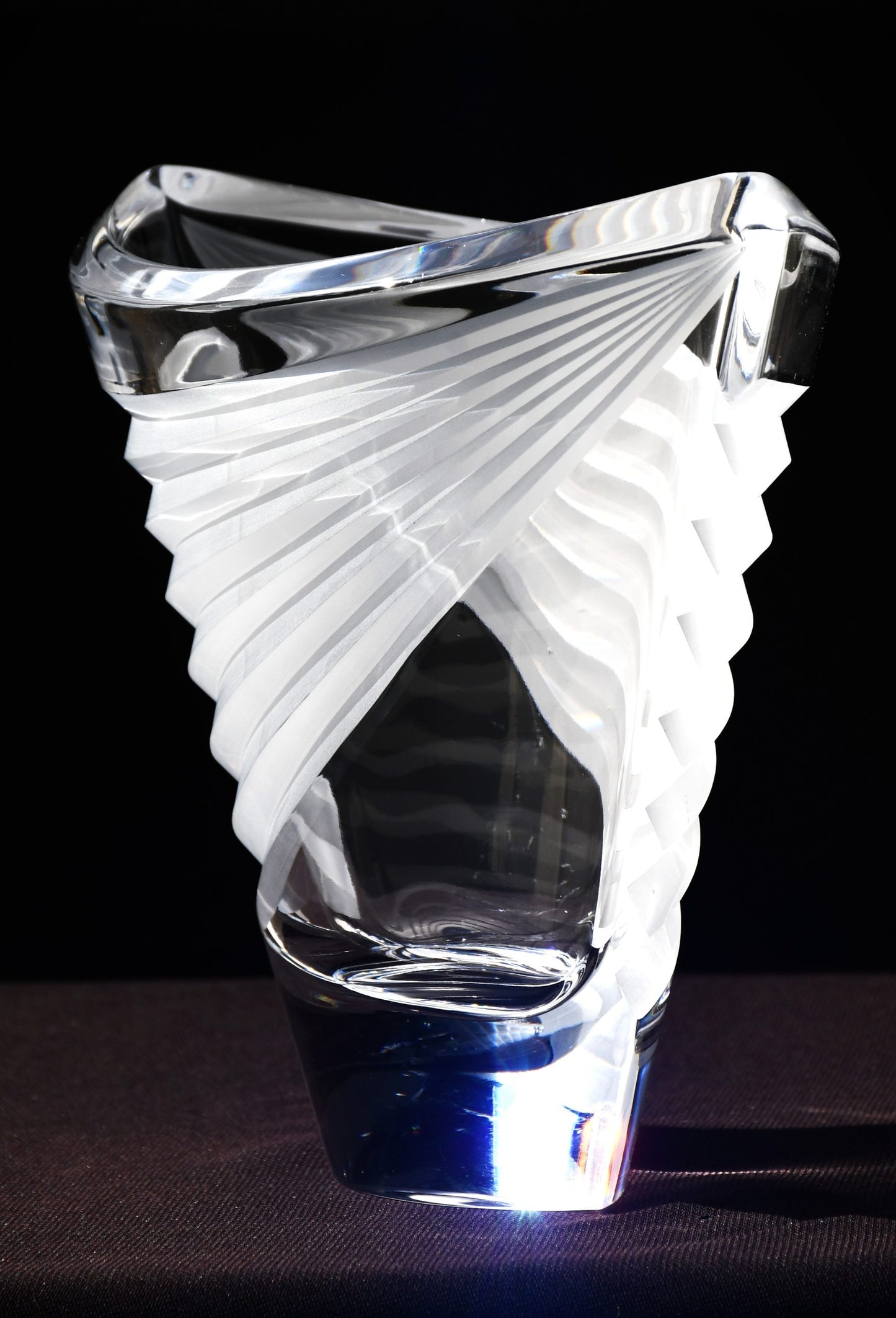 Дизайнерска ваза на "Рогашка" - Словения. Оловен кристал.