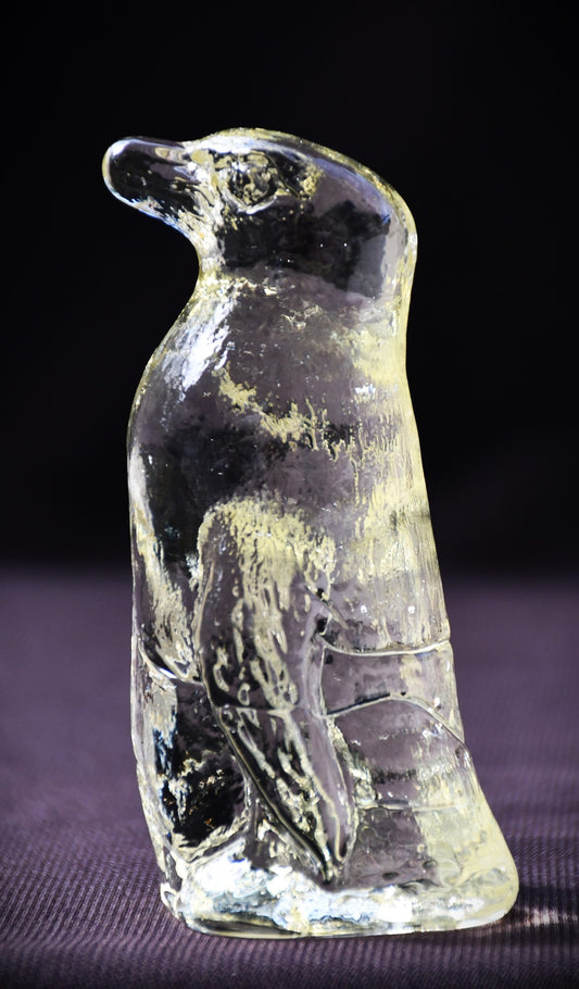 Стъклена статуетка на пингвин - Пукеберг, Швеция