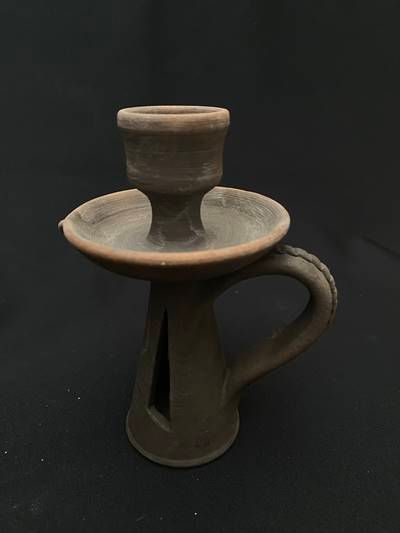 Керамичен свещник