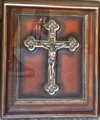 Картина кръст, кожа в рамка
