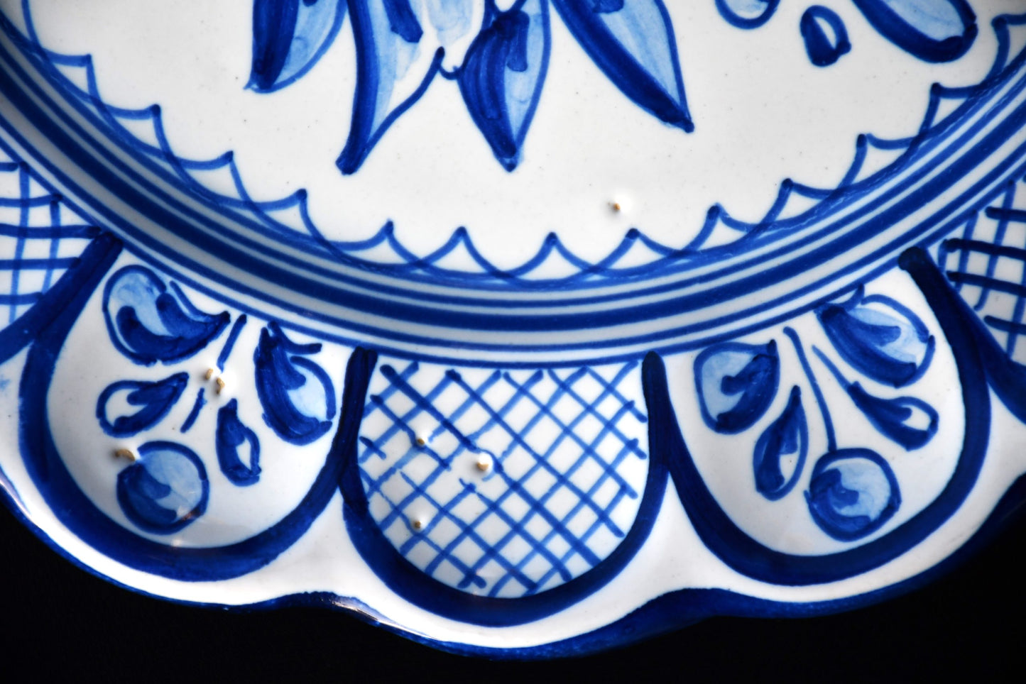 Ръчно рисувана испанска чиния - майолика