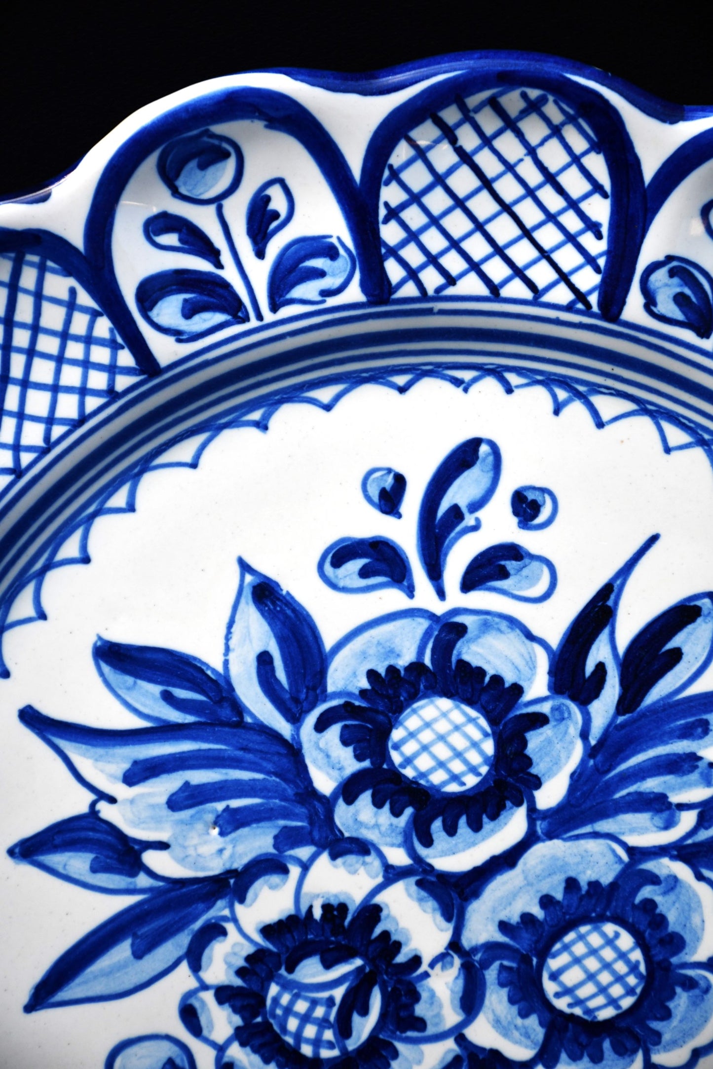 Ръчно рисувана испанска чиния - майолика