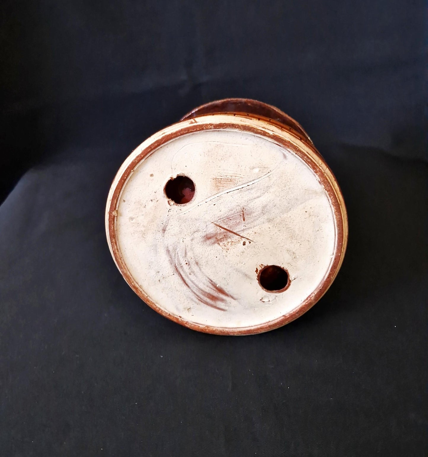 Керамичен пепелник колибка