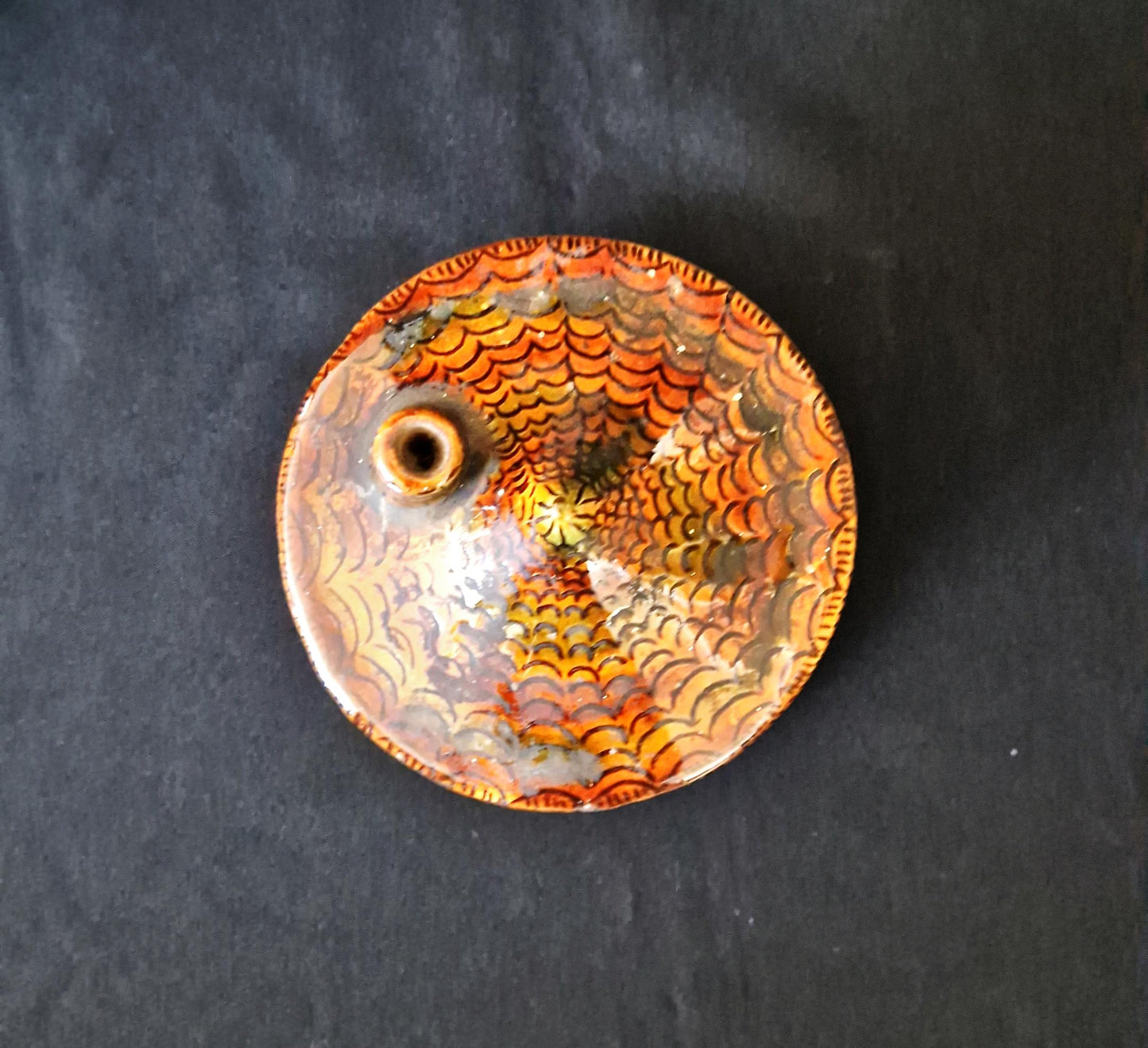 Керамичен пепелник колибка