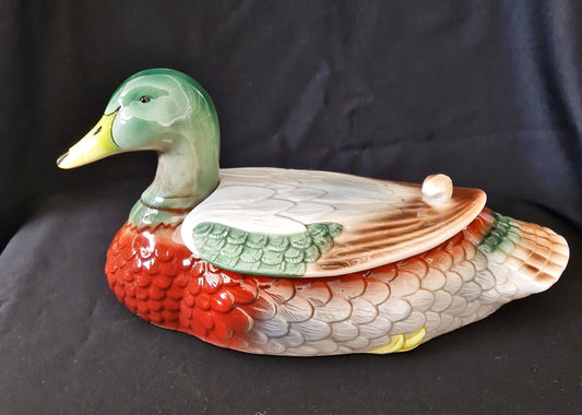 Порцеланова кутийка патица