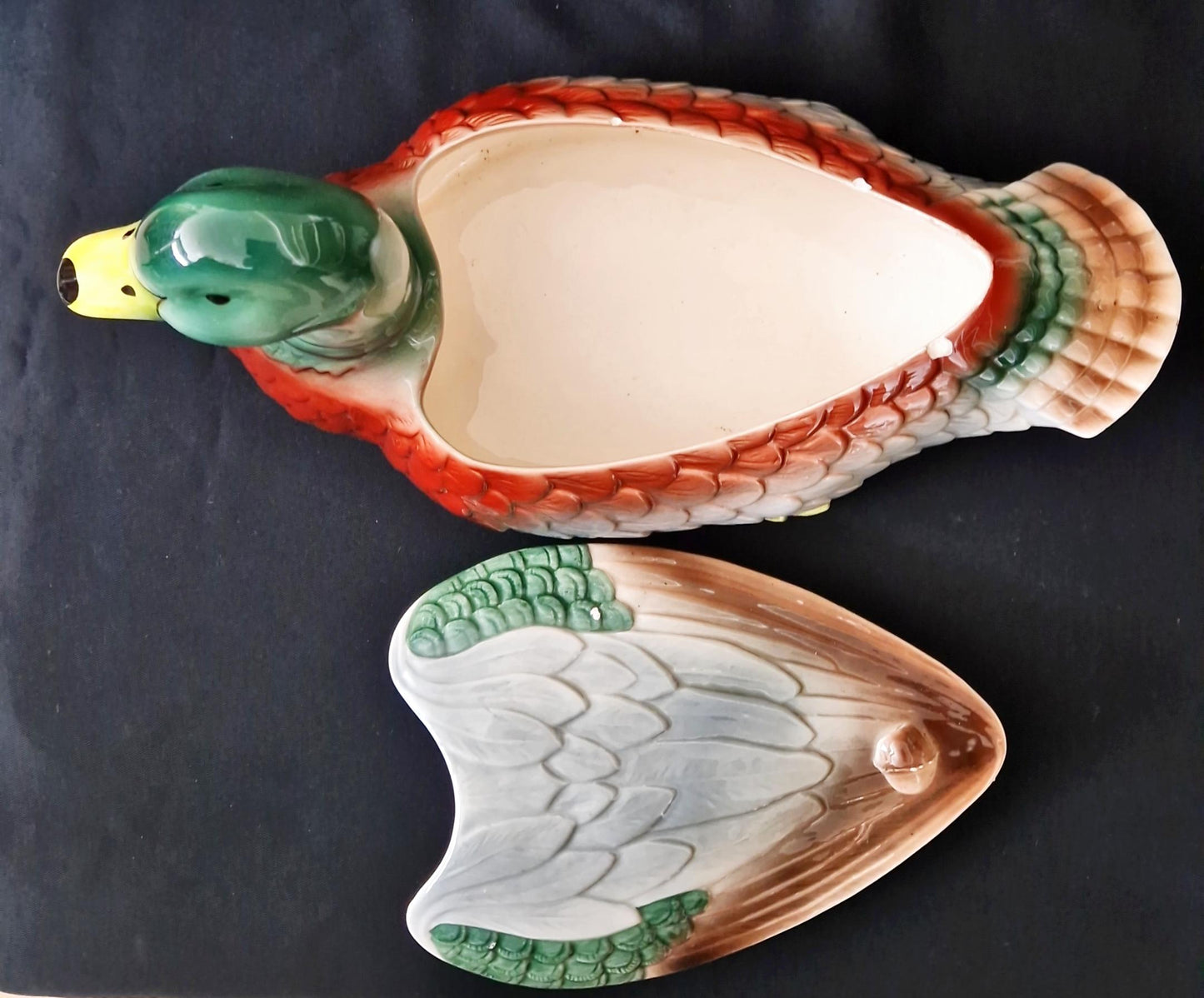 Порцеланова кутийка патица