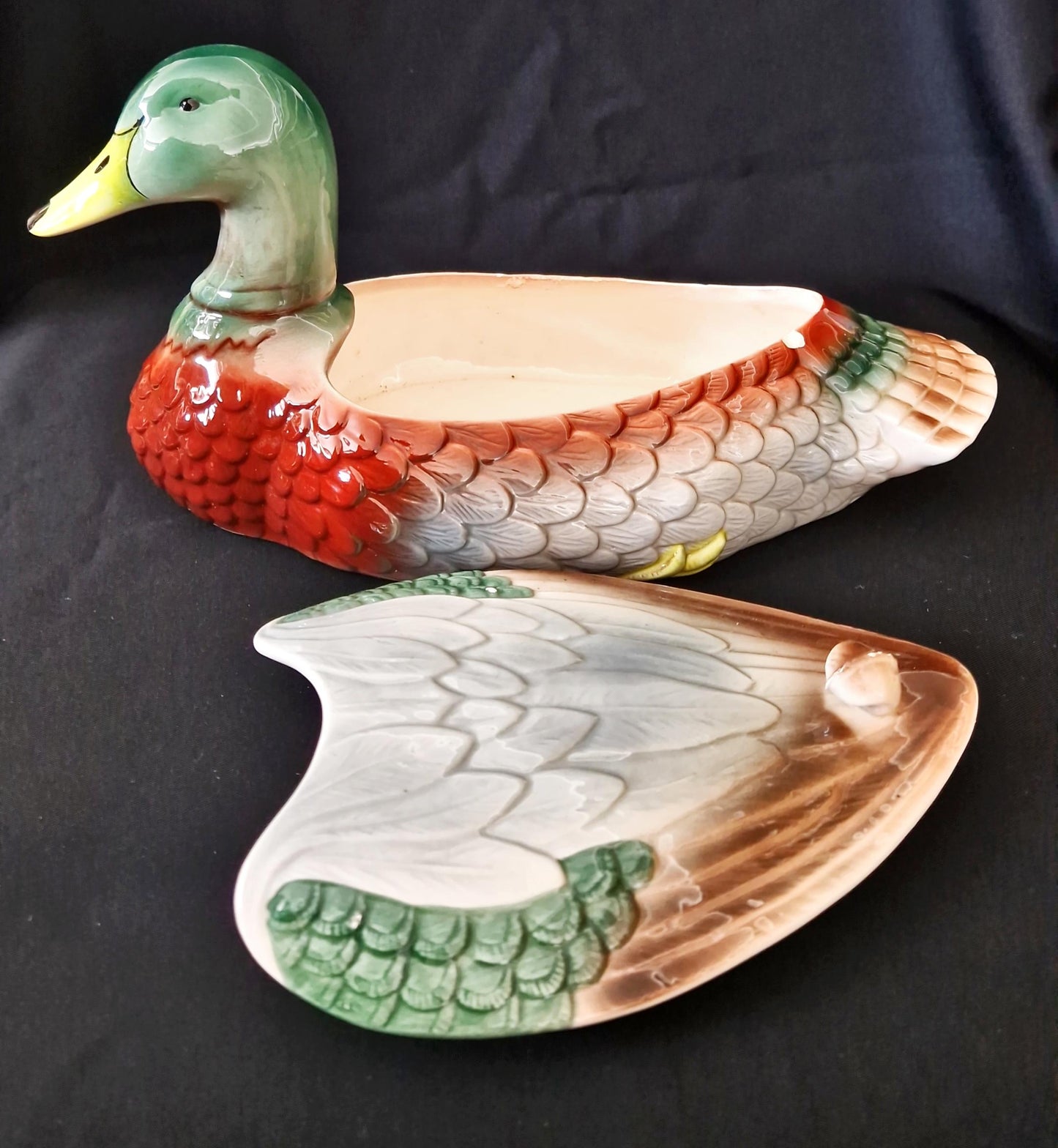 Порцеланова кутийка патица