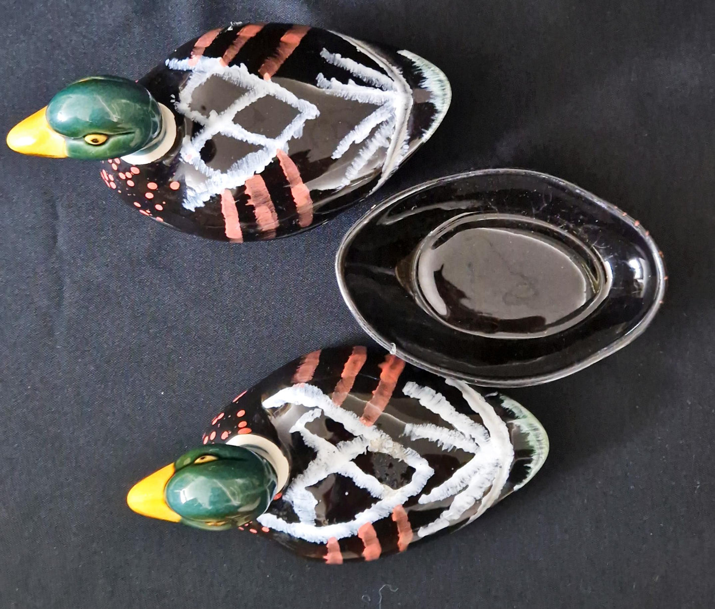 Порцеланова кутийка патица на брой