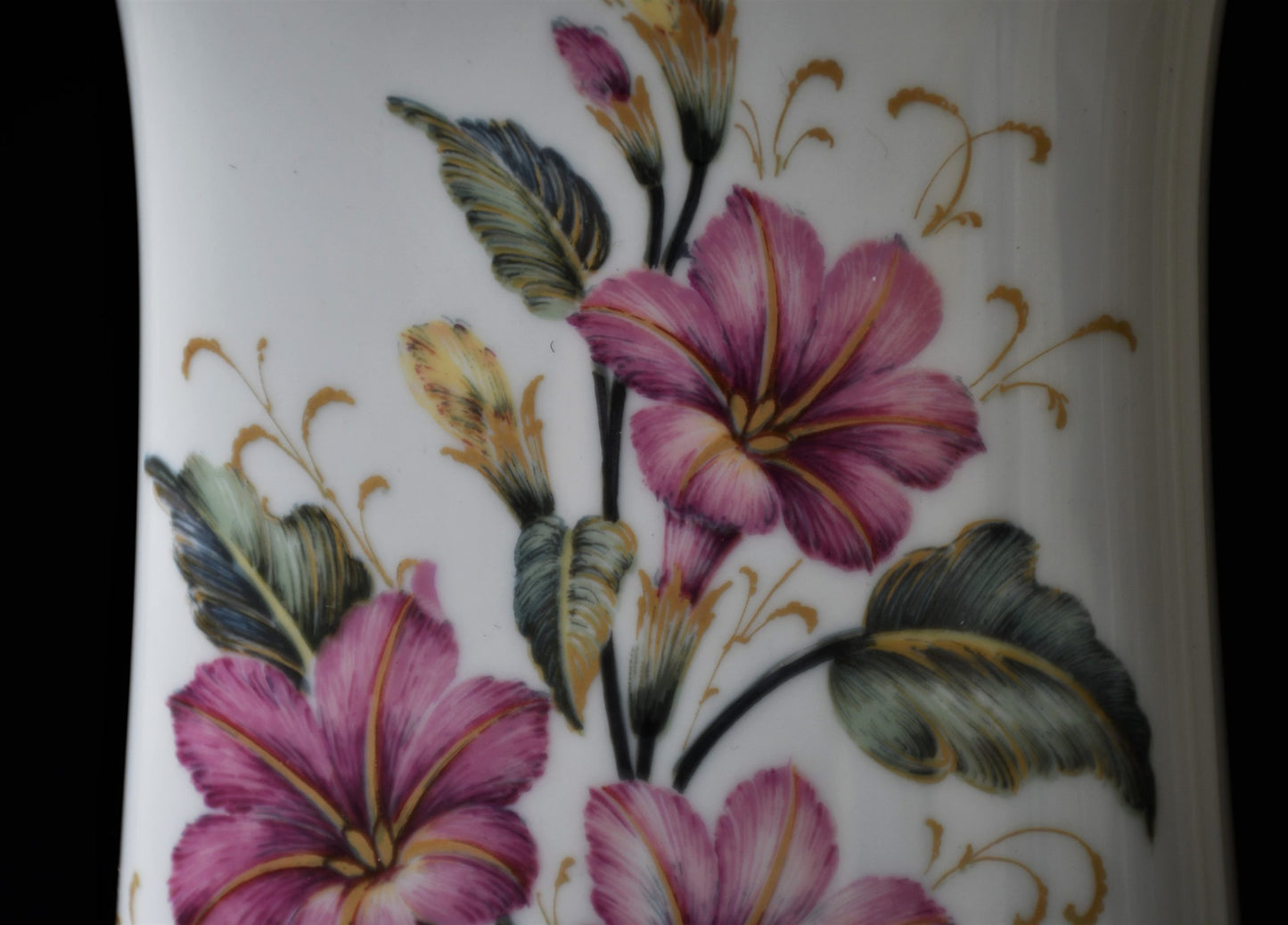 Ръчно рисувана порцеланова ваза AK Kaiser