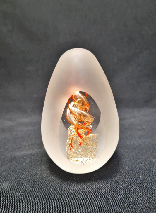 Статуетка яйце - стъкло