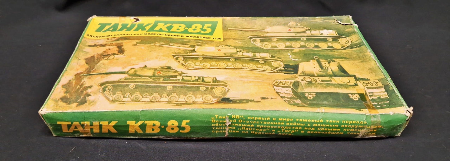 Модел на танк KB-85 в мащаб 1:30