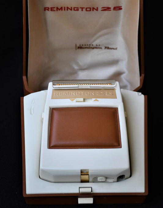 Винтидж електрическа самобръсначка "Remington 25"