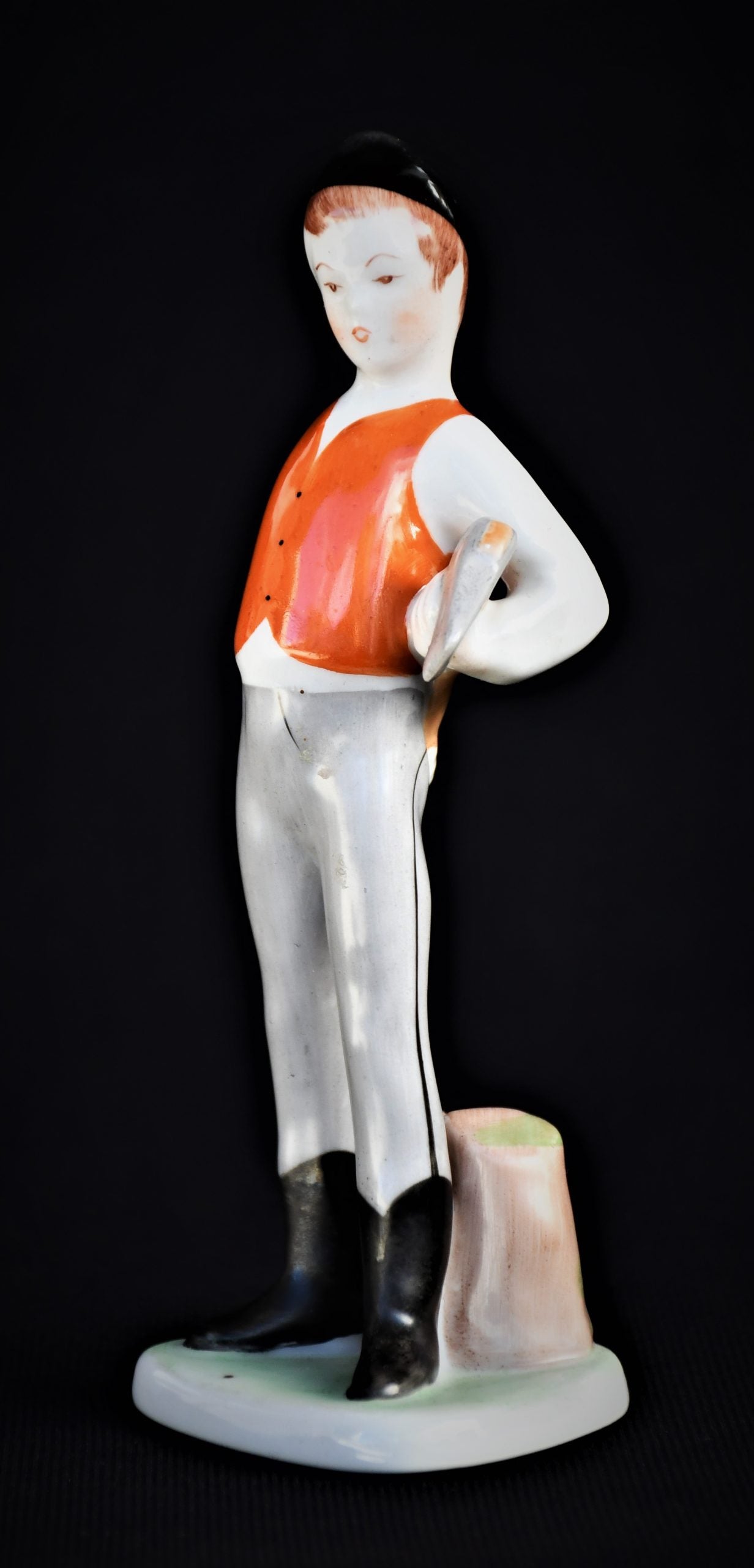 Малкият дървосекач - порцеланова статуетка