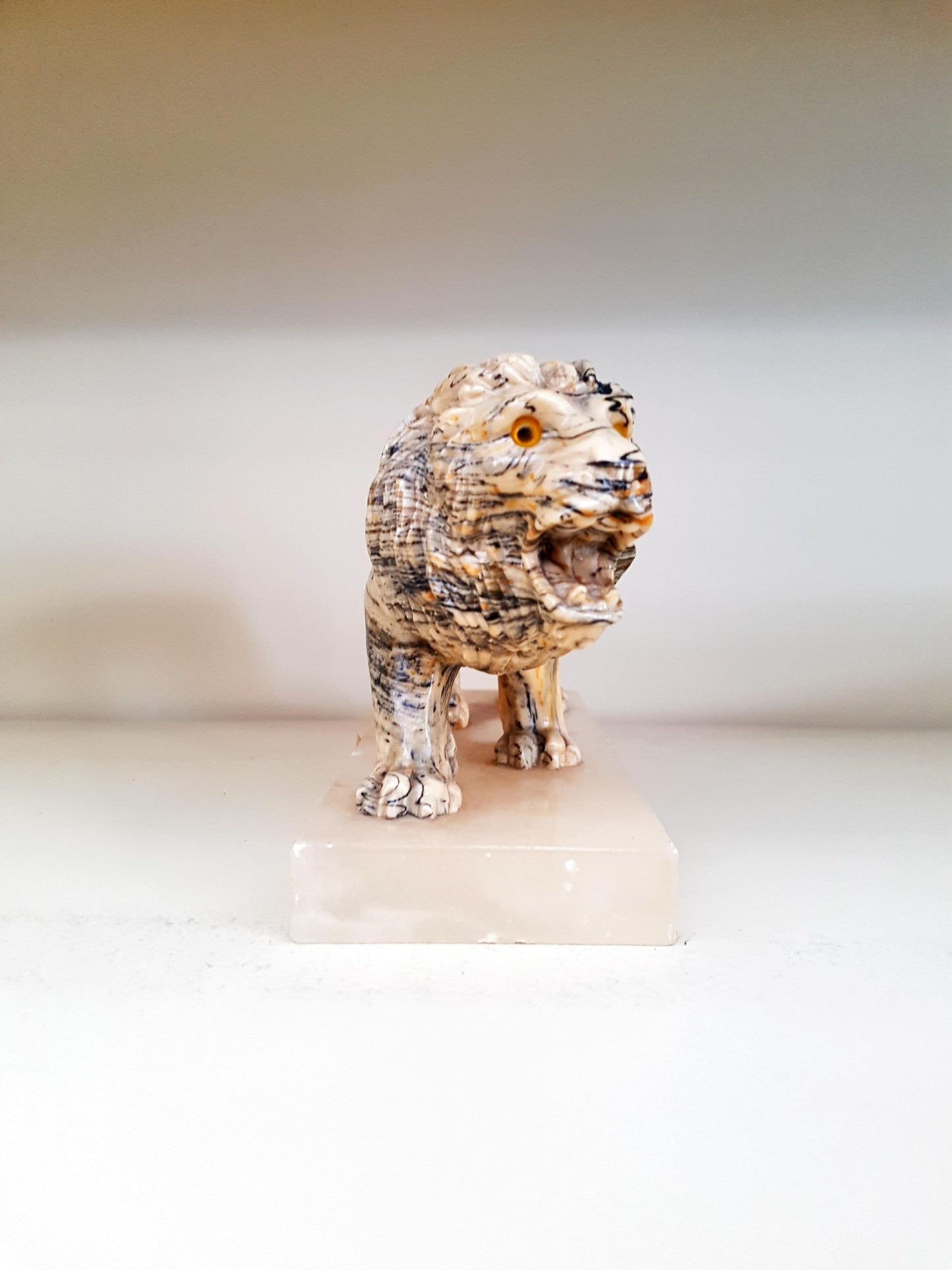 Статуетка лъв