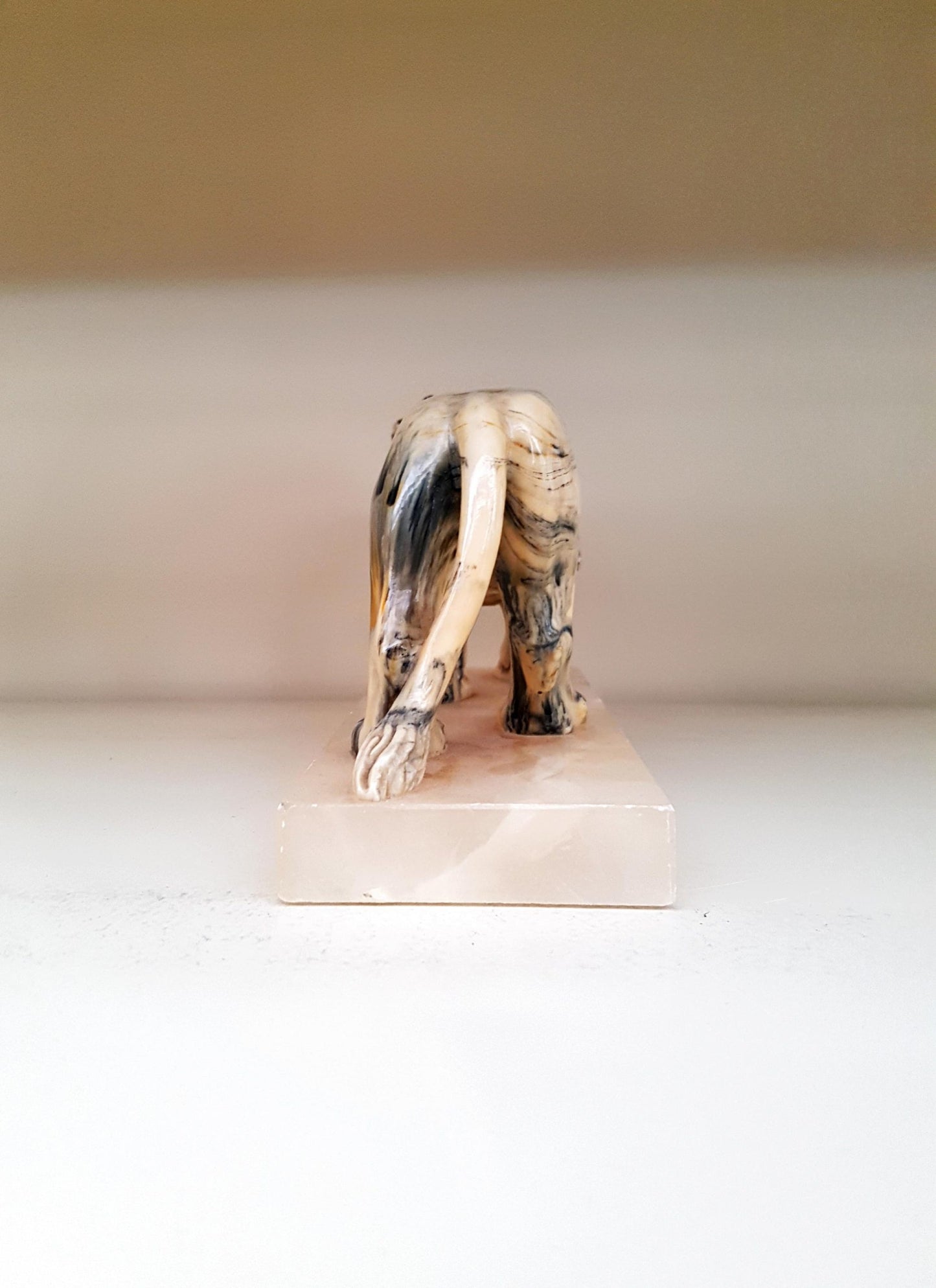 Статуетка лъв