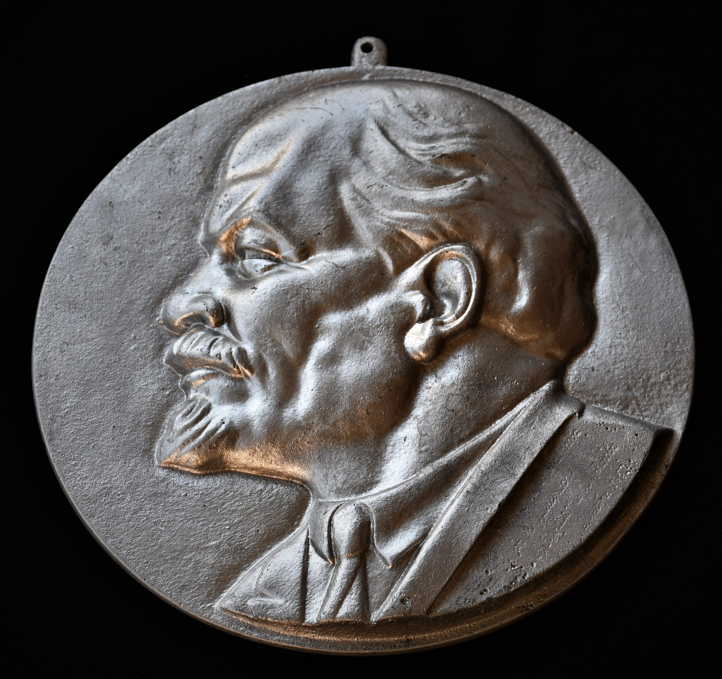 Владимир Илич Ленин - барелеф