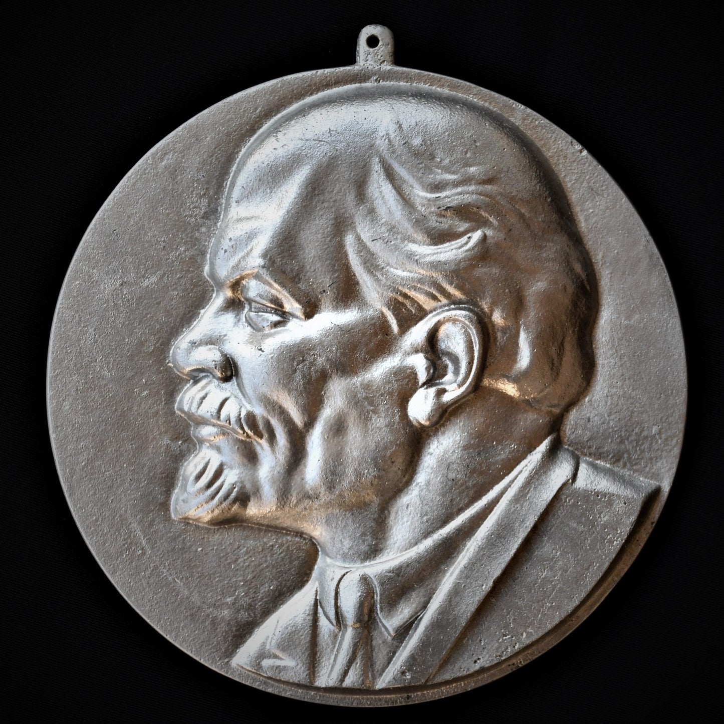 Владимир Илич Ленин - барелеф