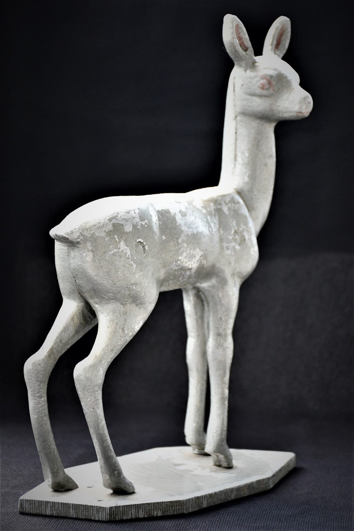 Скулптура на сърна. Фолк арт.