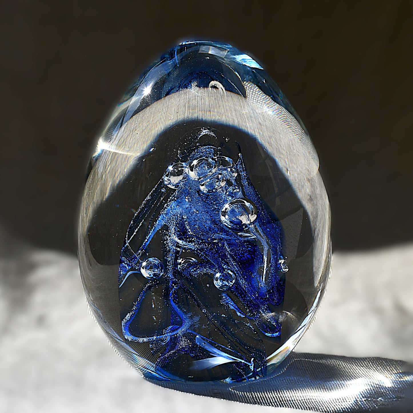 Стъклена скулптура/преспапие Glass Magic, Бохемия, Чехия - началото на 21 век