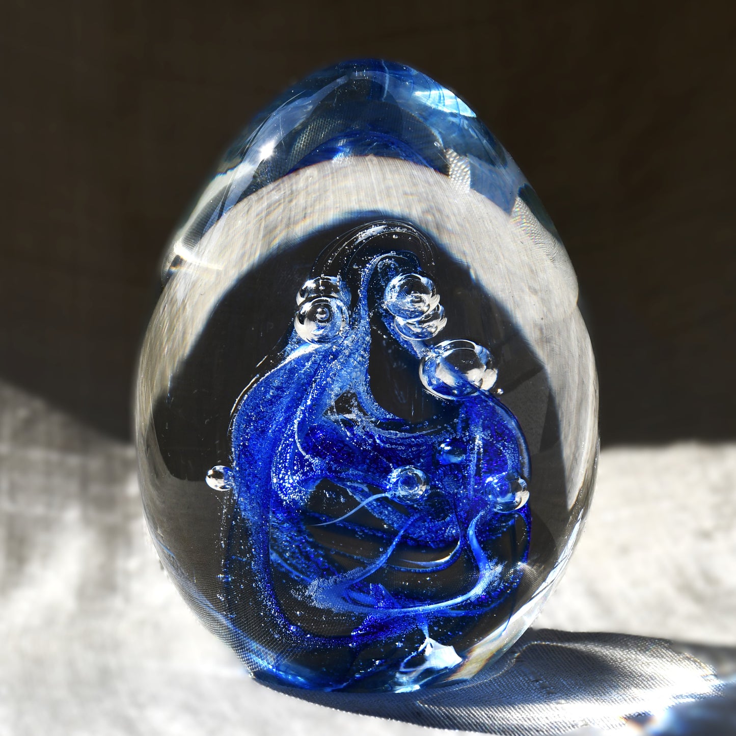Стъклена скулптура/преспапие Glass Magic, Бохемия, Чехия - началото на 21 век
