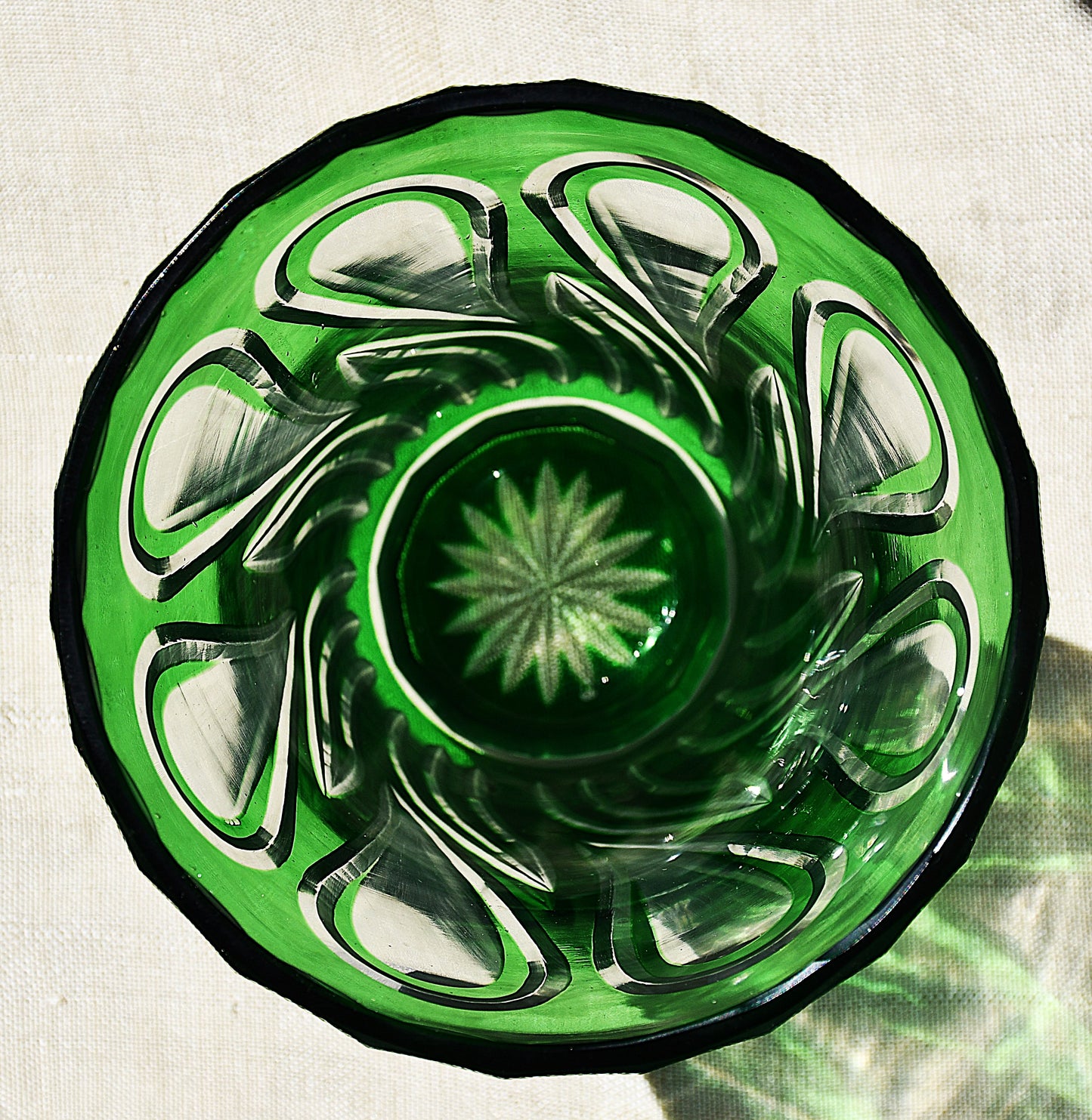 Ваза Бохемия, двуслоен кристал, green-to-clear, 1950-те