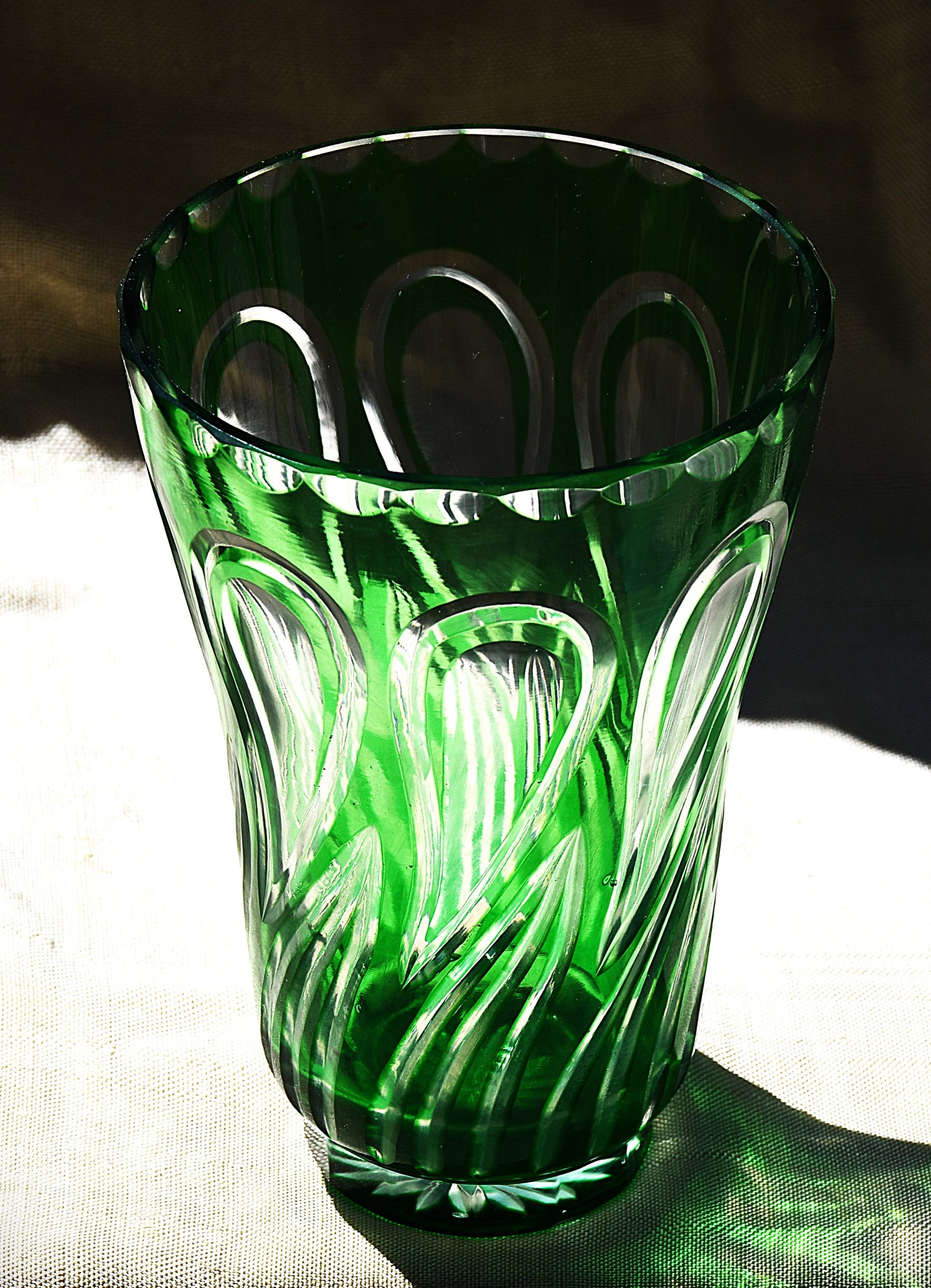 Ваза Бохемия, двуслоен кристал, green-to-clear, 1950-те