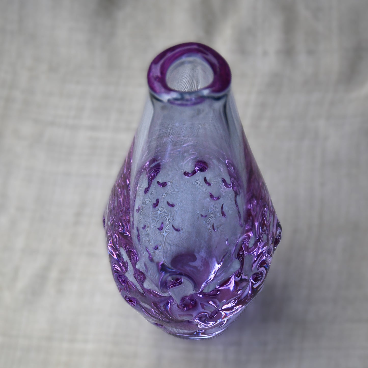 Милослав Клингер - авторска ваза, неодимиево стъкло, Zelezny Brod Glassworks, Чехословакия, 1960-те