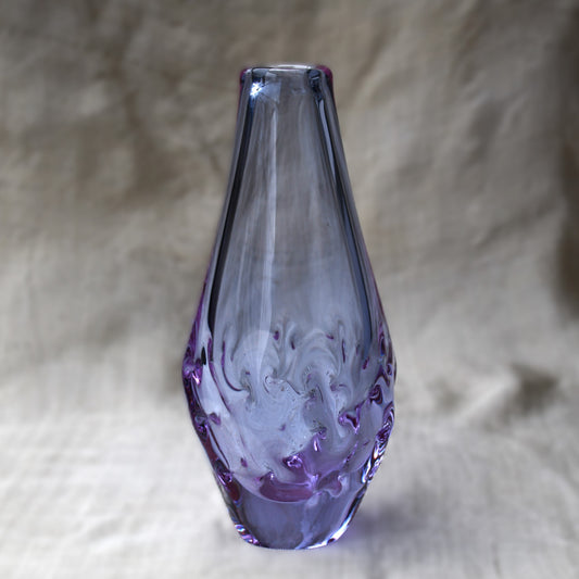 Милослав Клингер - авторска ваза, неодимиево стъкло, Zelezny Brod Glassworks, Чехословакия, 1960-те