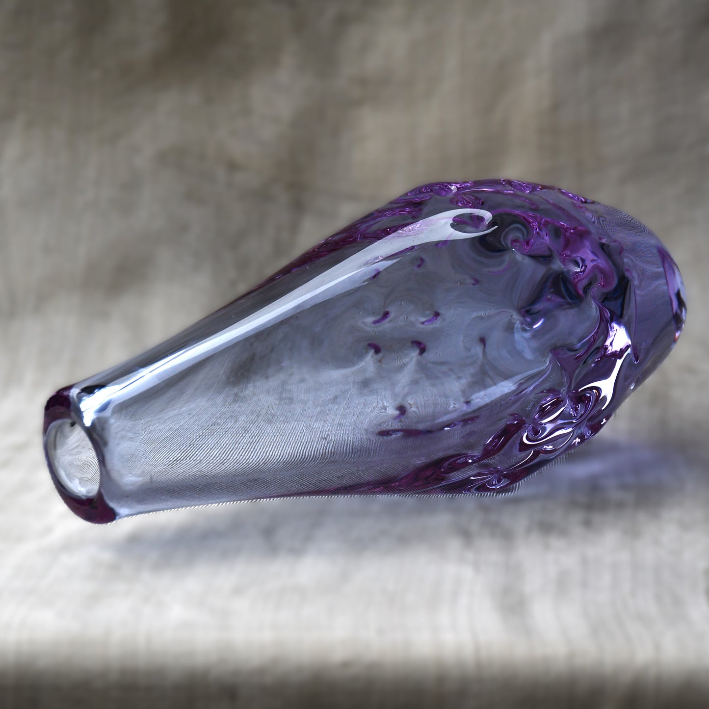 Милослав Клингер - авторска ваза, неодимиево стъкло, Zelezny Brod Glassworks, Чехословакия, 1960-те