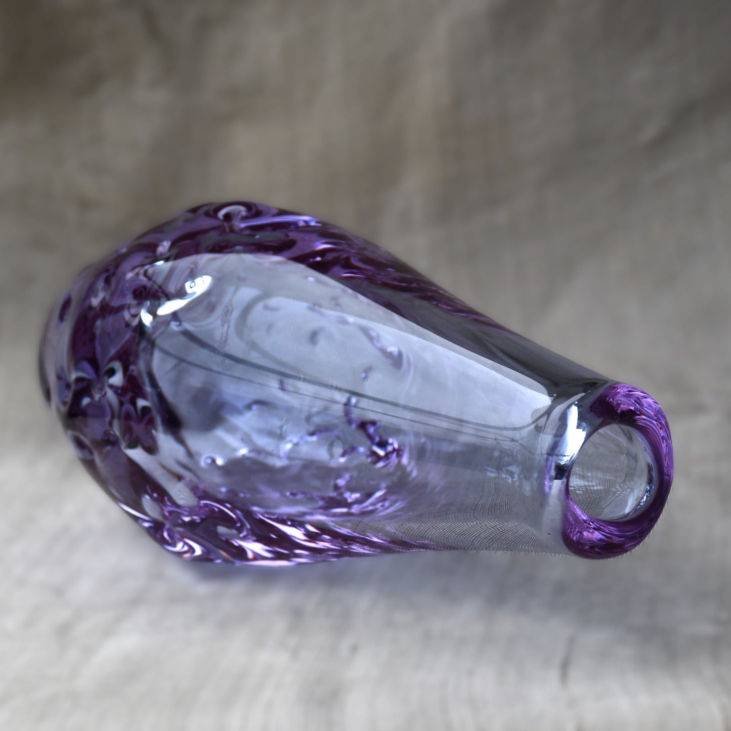 Милослав Клингер - авторска ваза, неодимиево стъкло, Zelezny Brod Glassworks, Чехословакия, 1960-те
