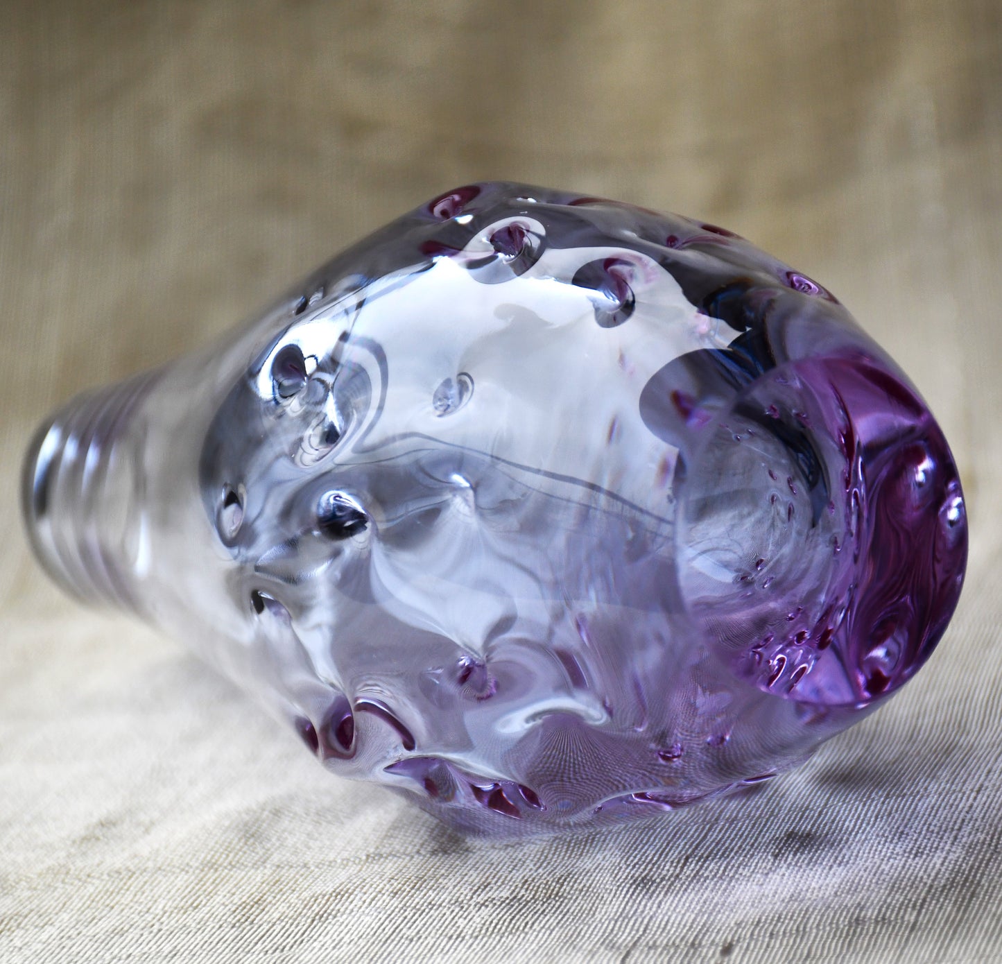 Милослав Клингер - авторска ваза, неодимиево стъкло, Zelezny Brod Glassworks, Чехословакия, 1960-те
