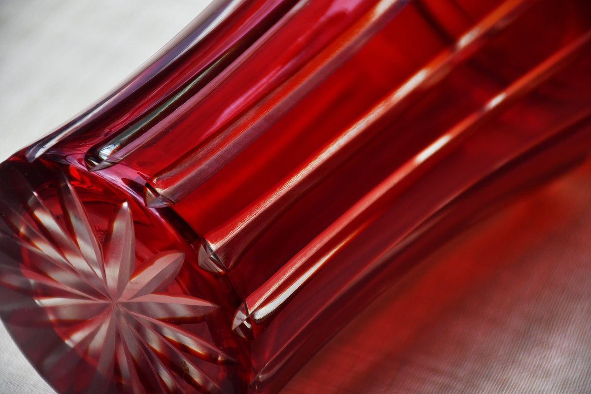 Ваза Бохемия, двуслоен кристал, Ruby-to-Clear, Чехословакия, 1960-те