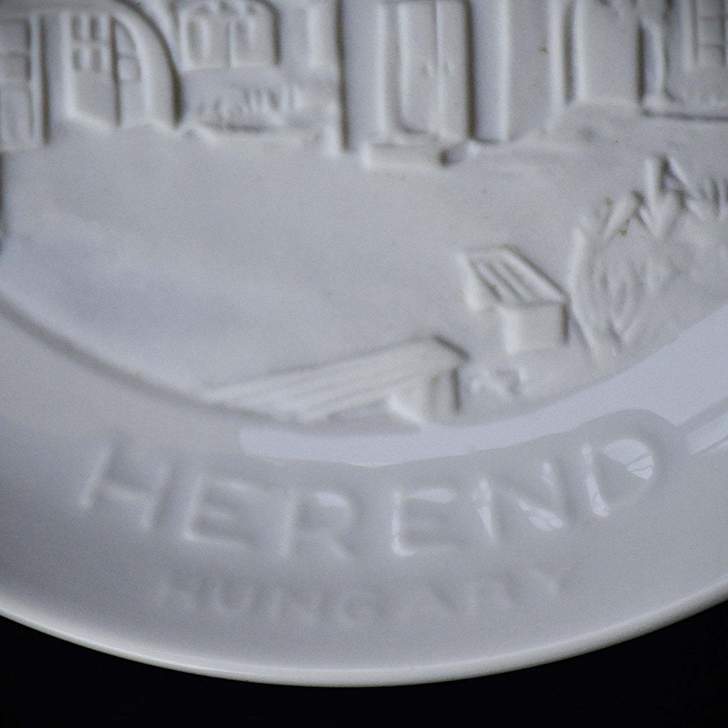 Порцеланова чиния "Herend" ()