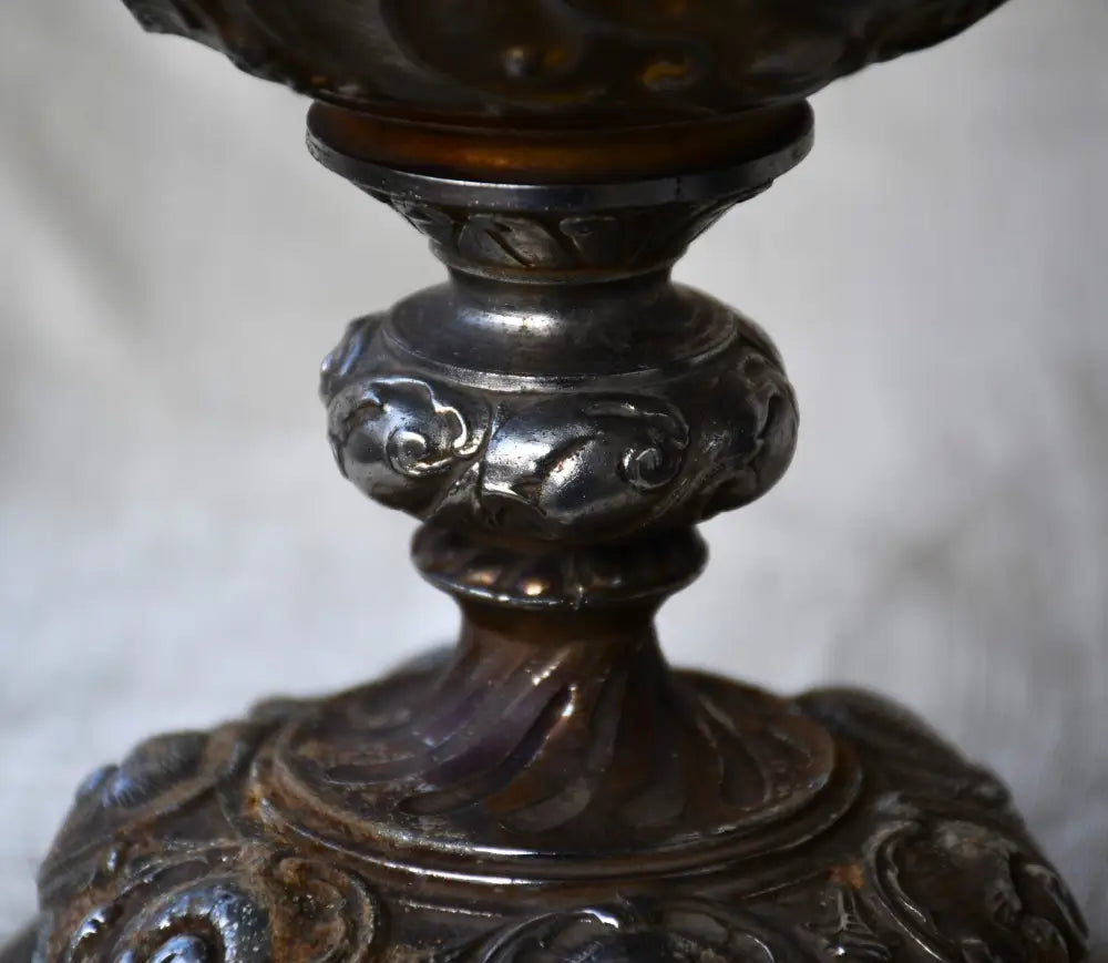Античен бокал с барокова декорация - antique