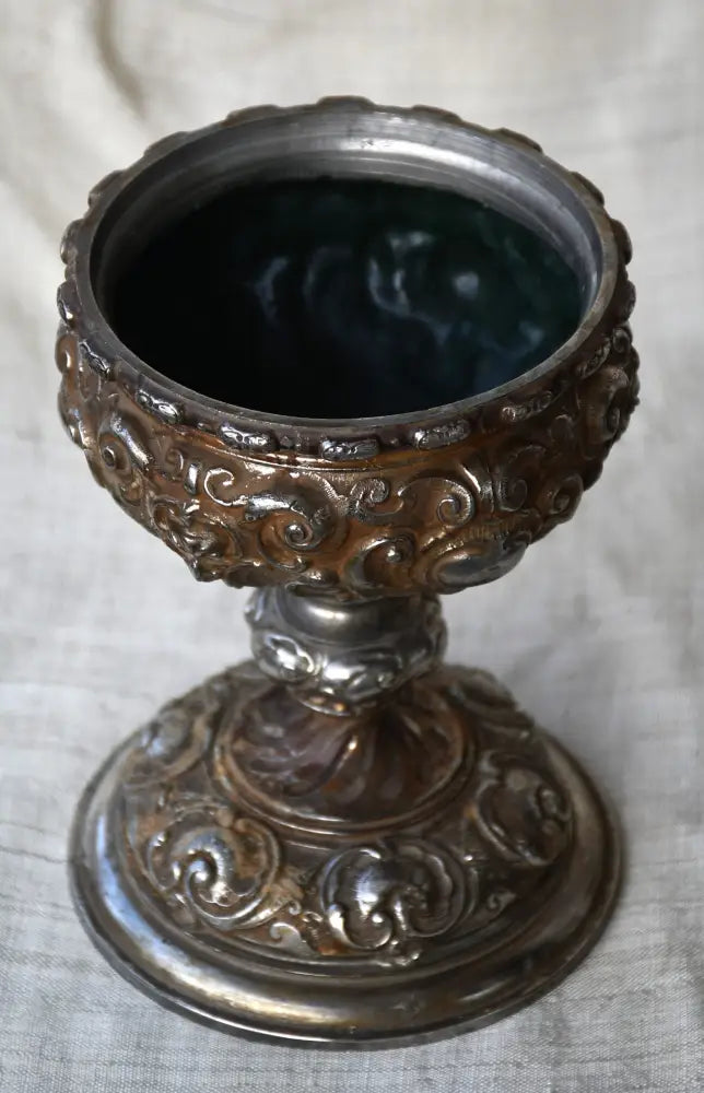 Античен бокал с барокова декорация - antique